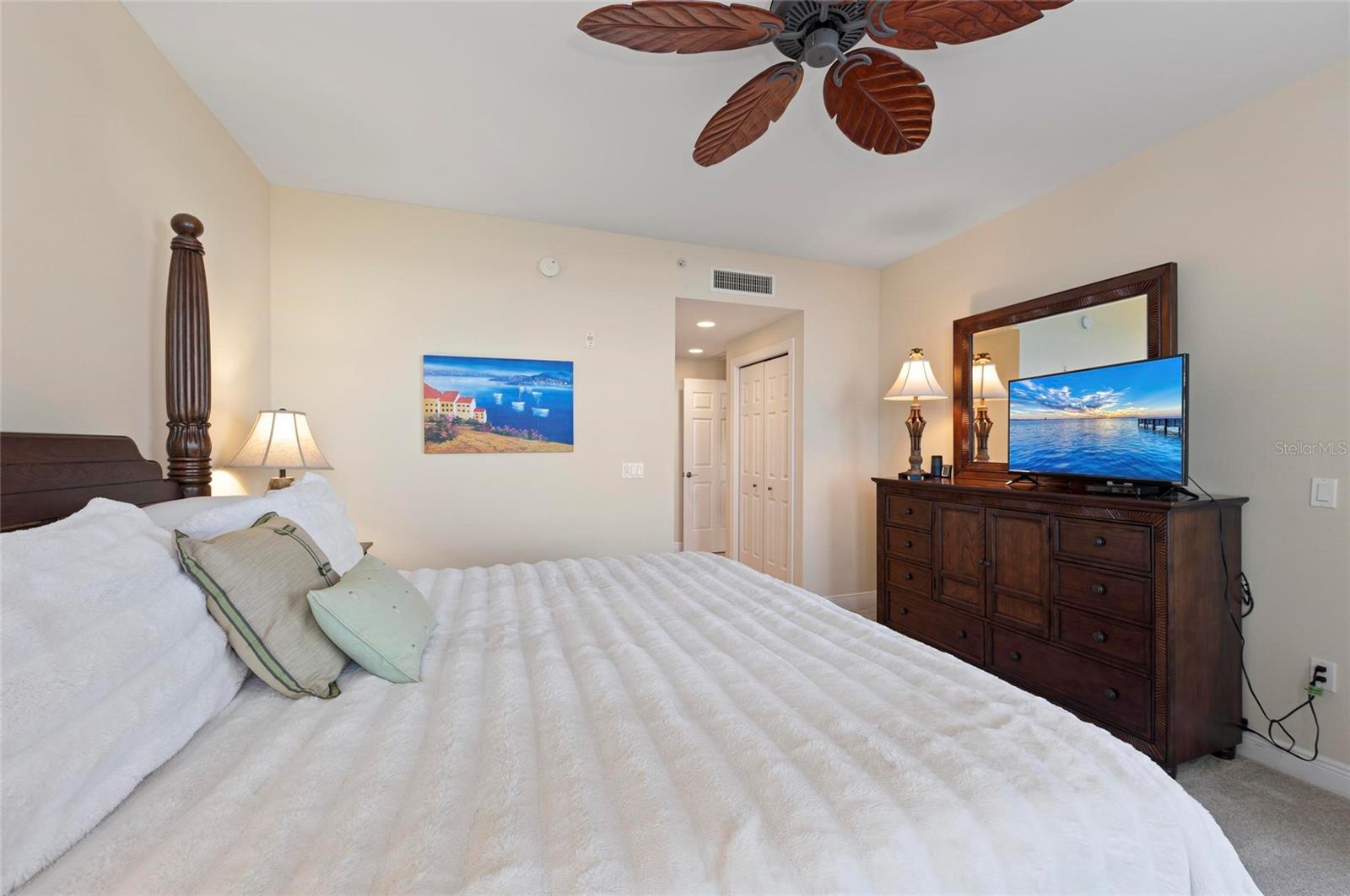 Image 23 of 76 For 3329 Sunset Key Circle 404