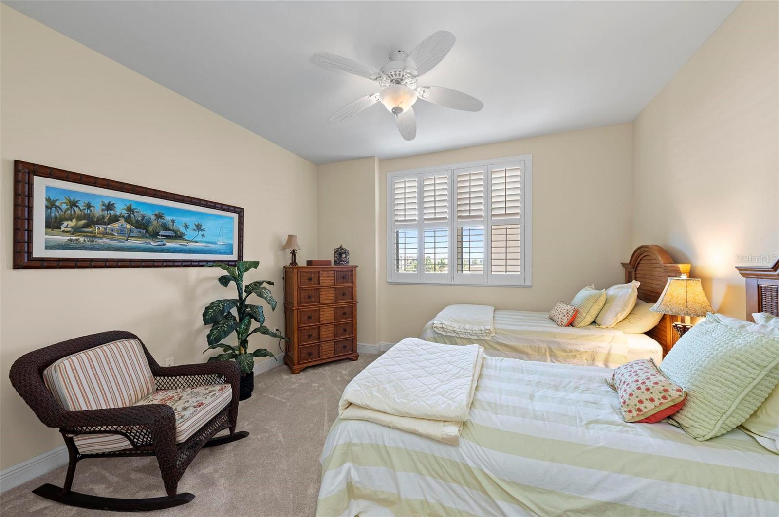 Image 30 of 76 For 3329 Sunset Key Circle 404