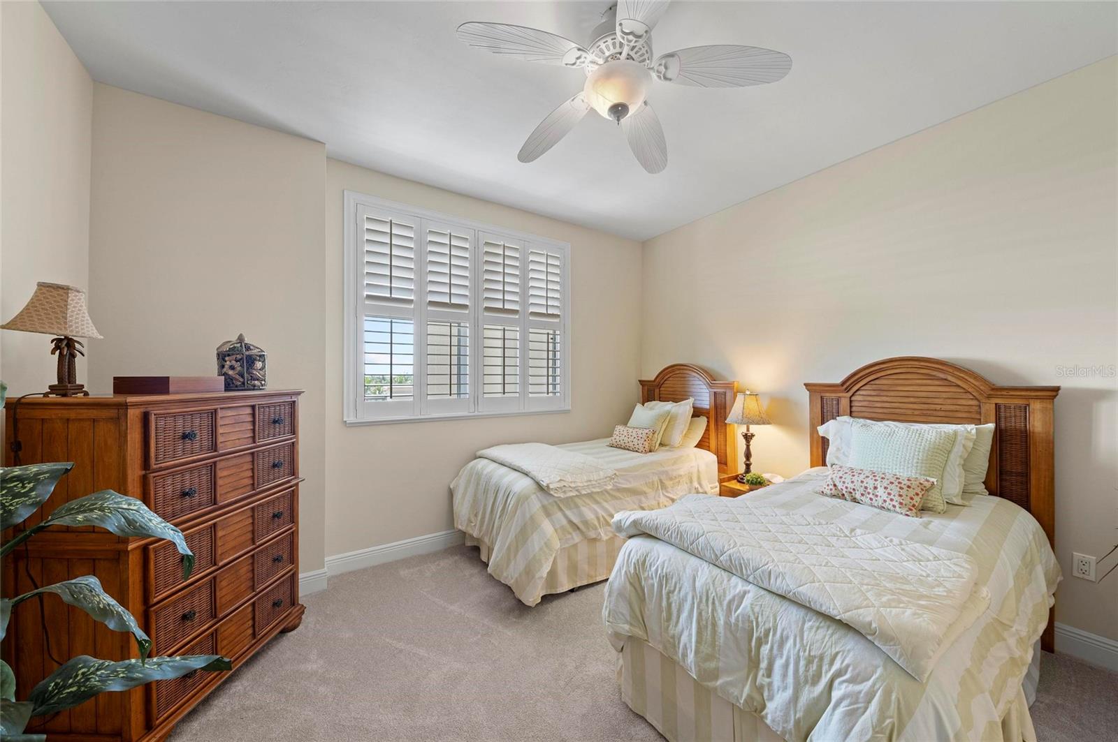 Image 31 of 76 For 3329 Sunset Key Circle 404