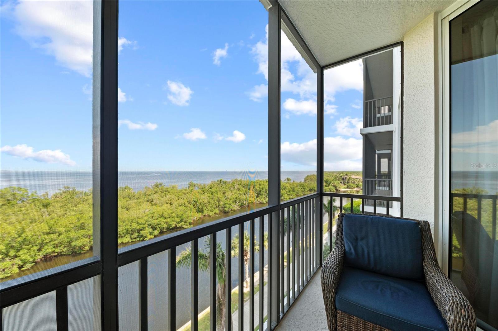 Image 43 of 76 For 3329 Sunset Key Circle 404