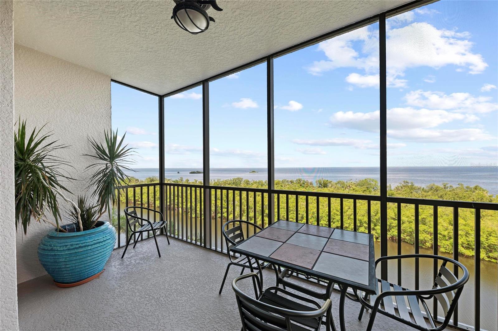 Image 45 of 76 For 3329 Sunset Key Circle 404
