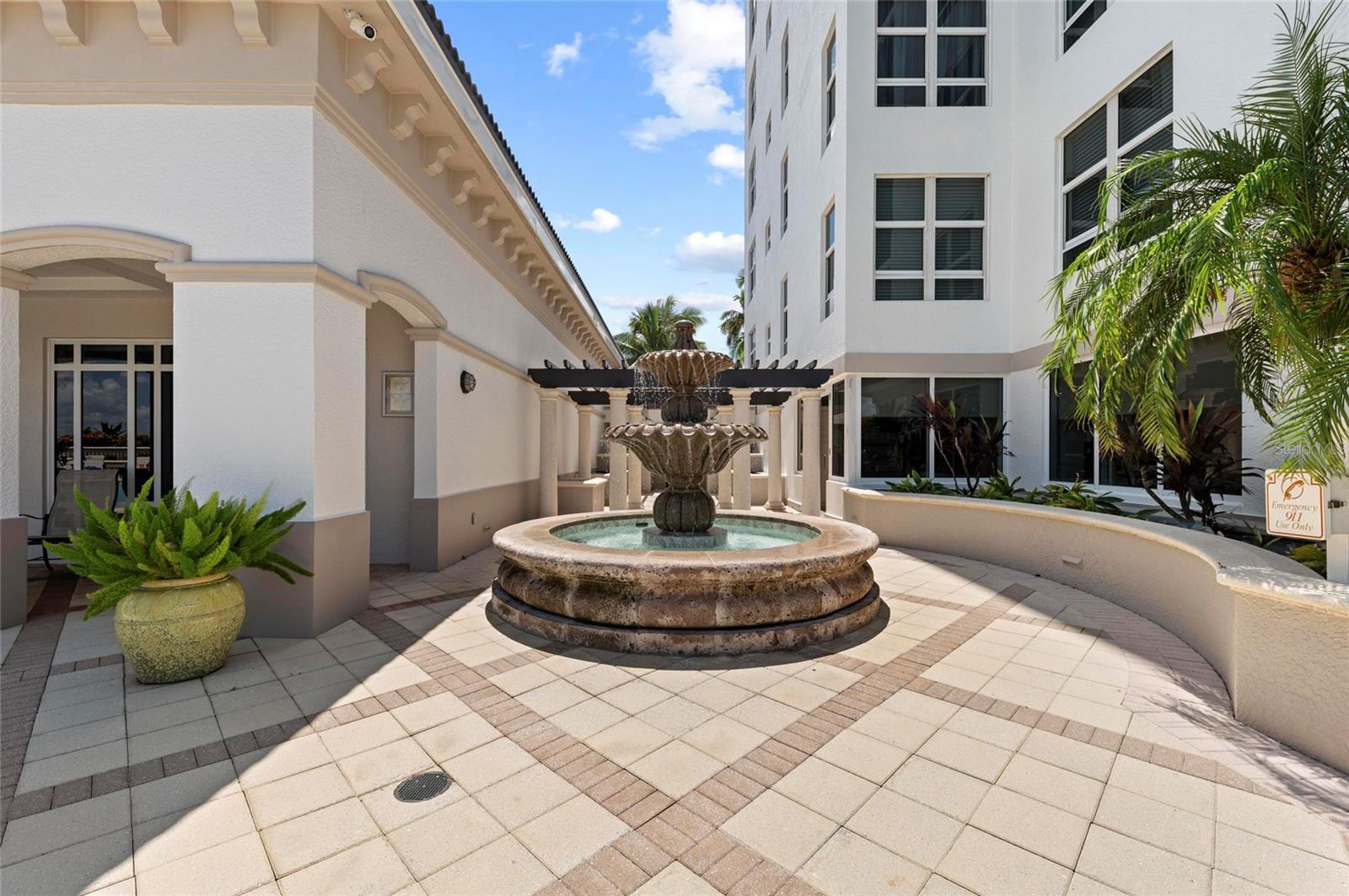 Image 64 of 76 For 3329 Sunset Key Circle 404