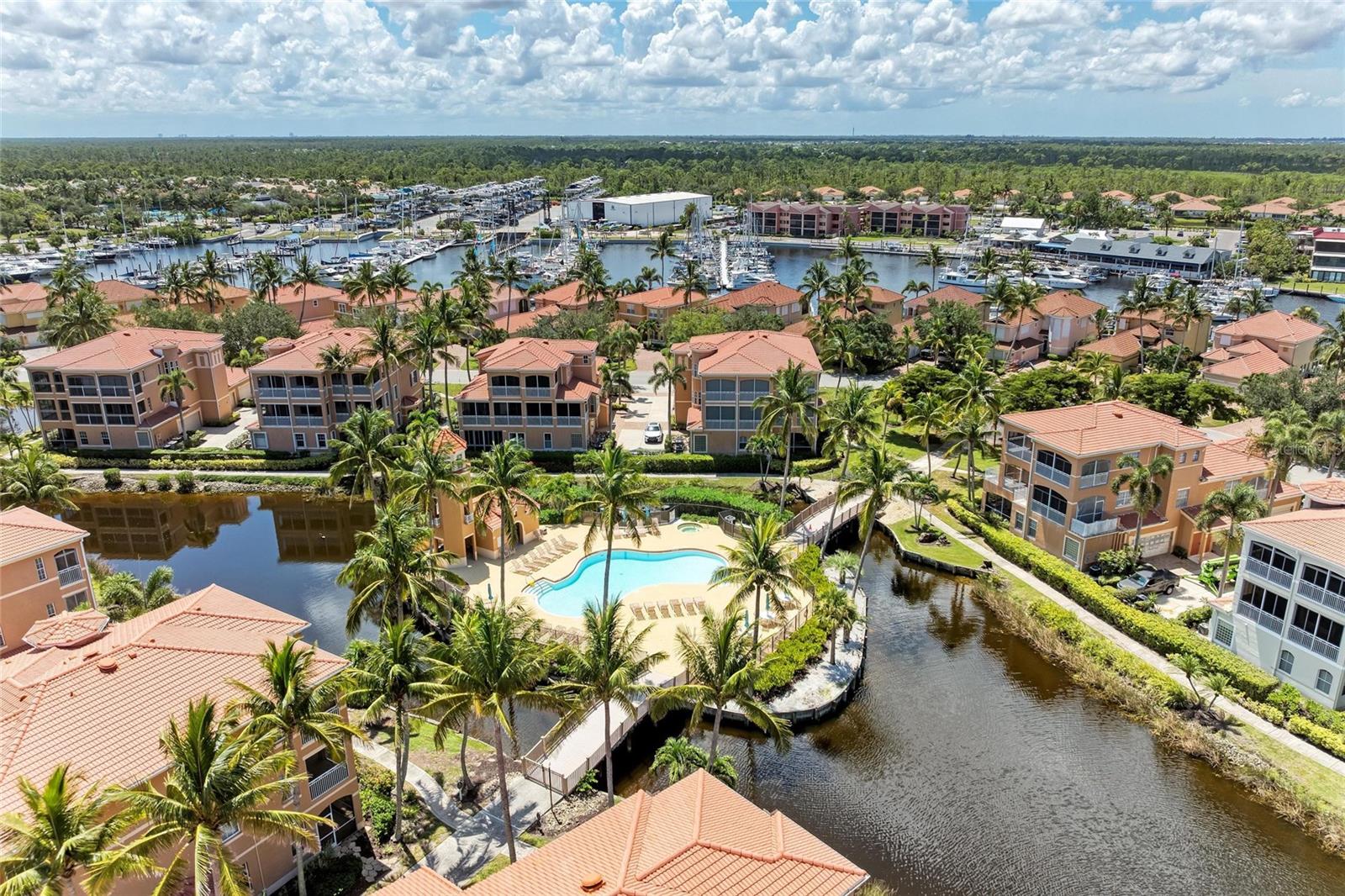 Image 68 of 76 For 3329 Sunset Key Circle 404
