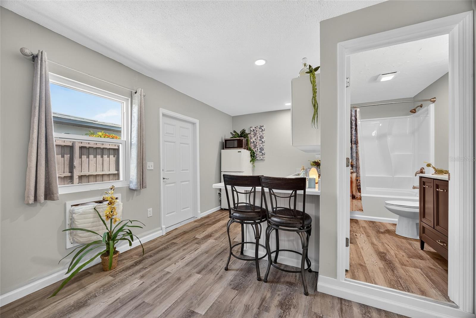 Image 18 of 31 For 745 Kellstadt Street Nw