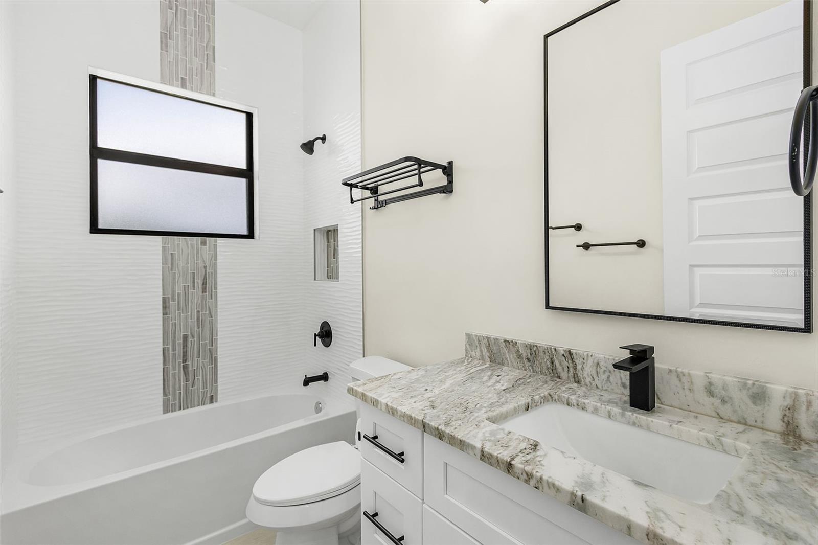 Image 10 of 33 For 16192 Limegrove Court