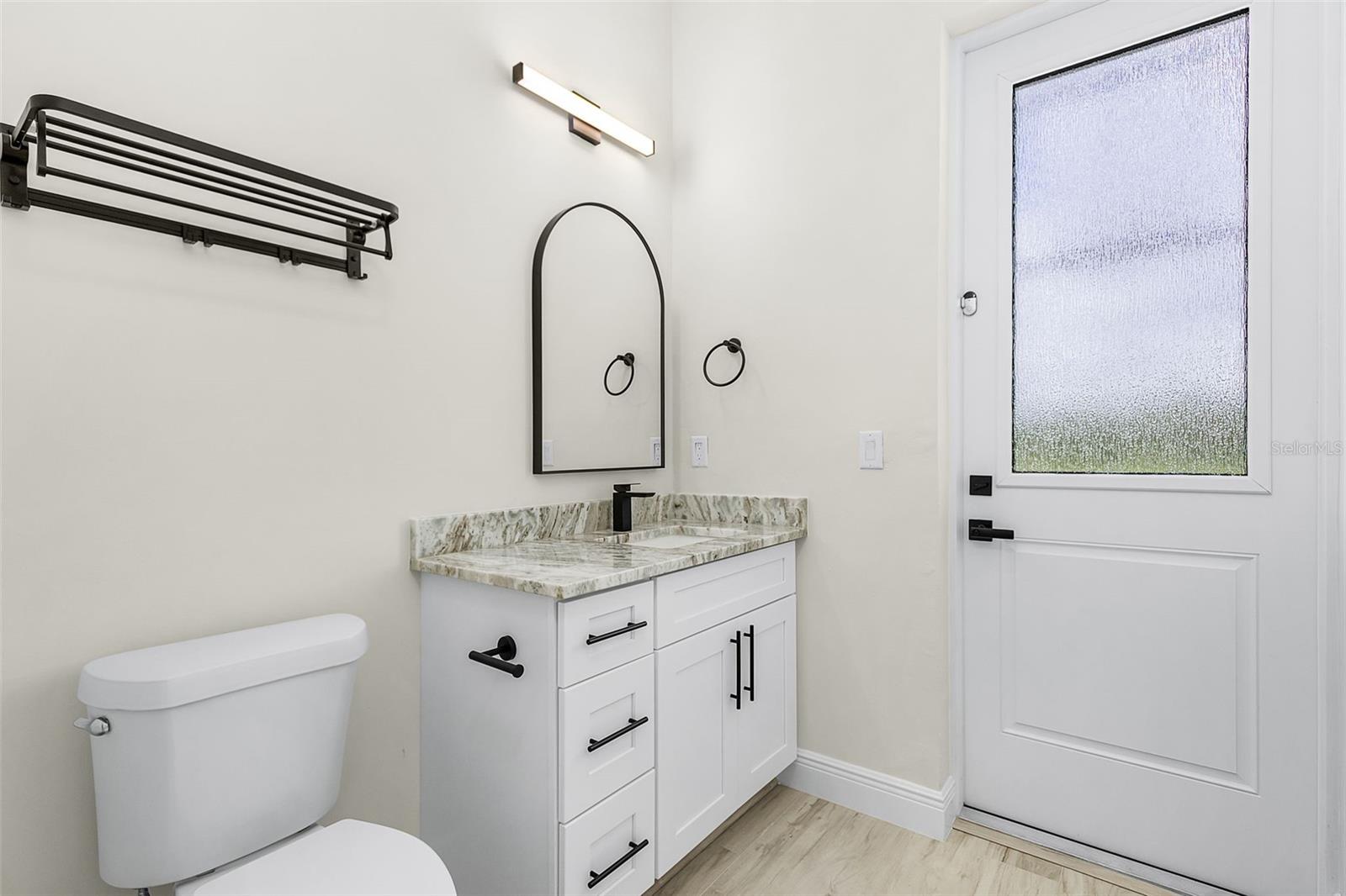 Image 12 of 33 For 16192 Limegrove Court