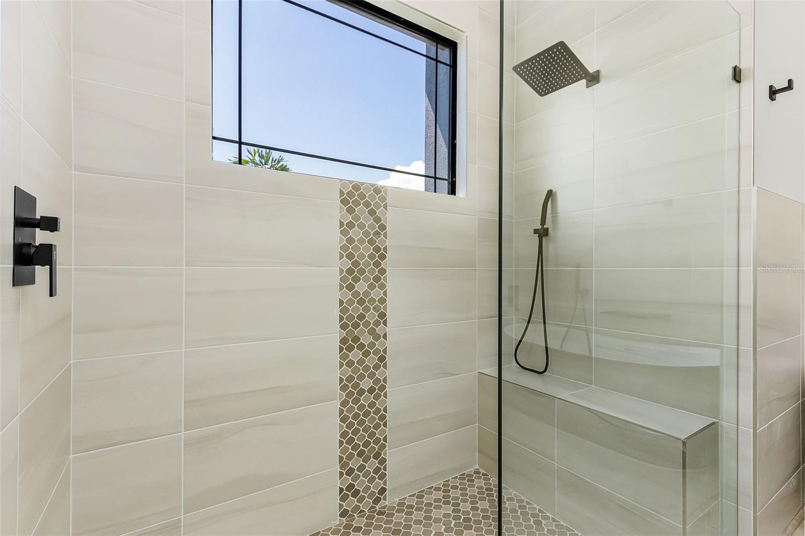 Image 20 of 33 For 16192 Limegrove Court