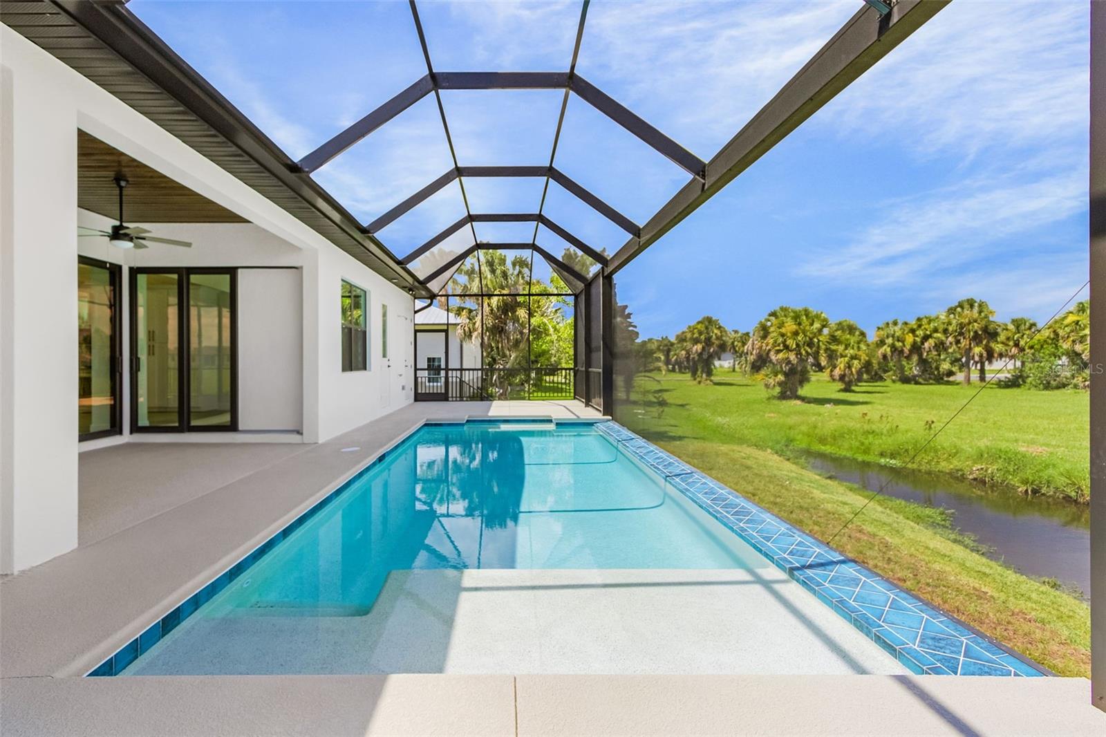 Image 23 of 33 For 16192 Limegrove Court