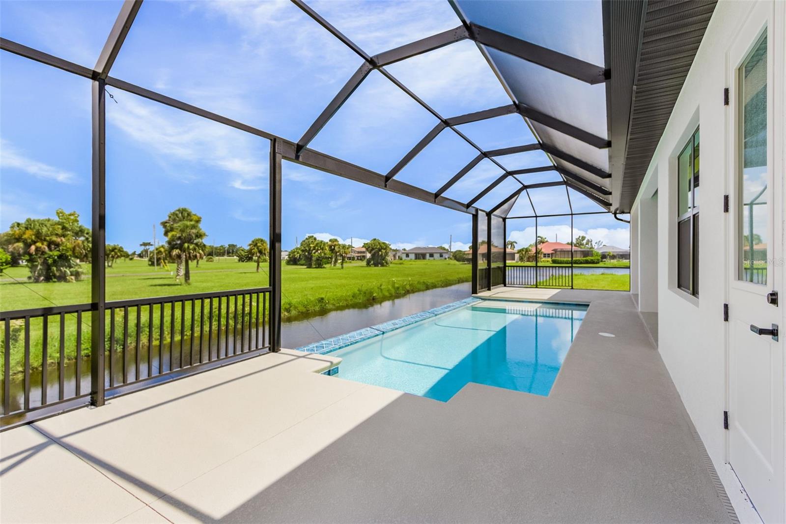 Image 24 of 33 For 16192 Limegrove Court