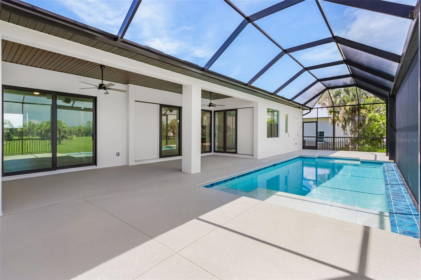 Image 25 of 33 For 16192 Limegrove Court