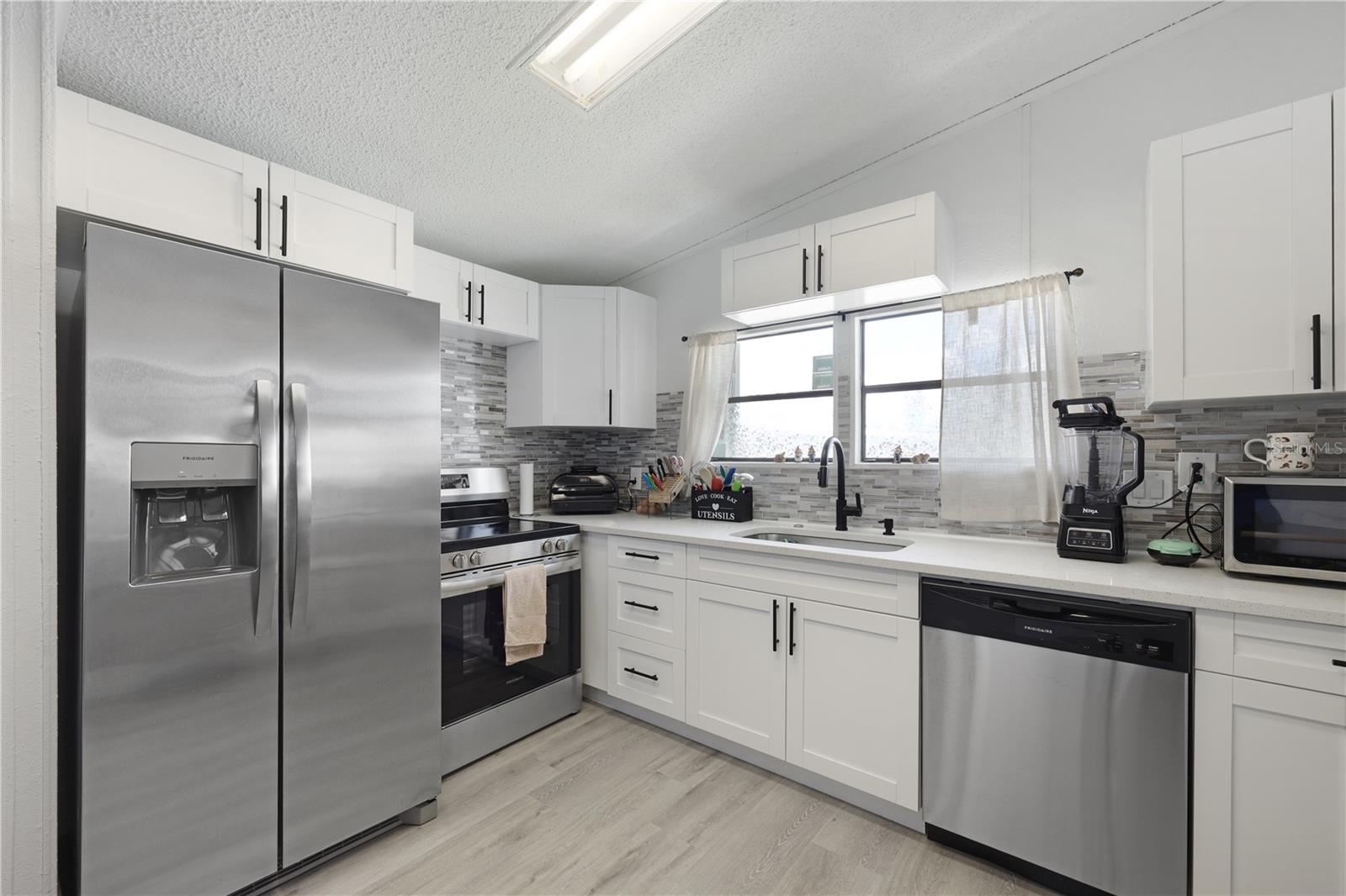 Image 5 of 90 For 2100 Kings Highway 650
