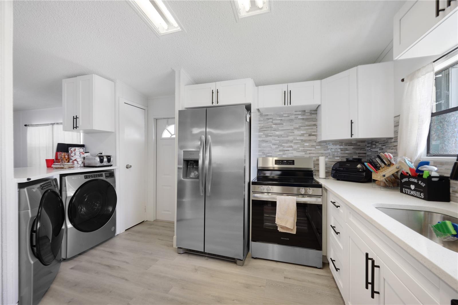 Image 6 of 90 For 2100 Kings Highway 650