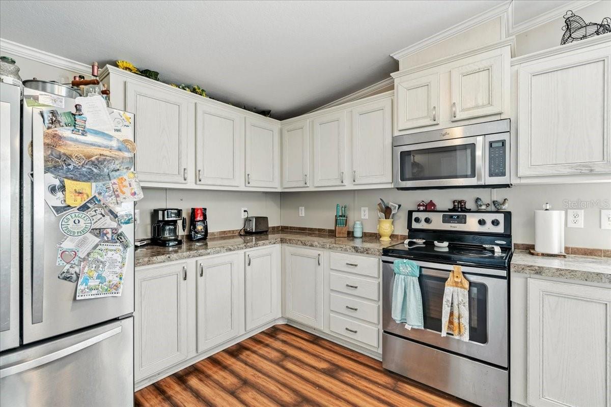 Image 11 of 46 For 2566 Brewer Avenue