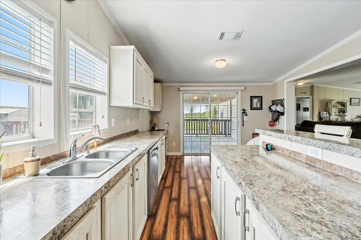 Image 12 of 46 For 2566 Brewer Avenue