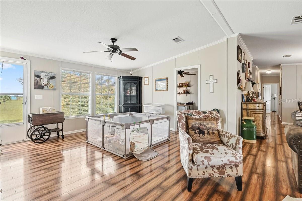 Image 16 of 46 For 2566 Brewer Avenue