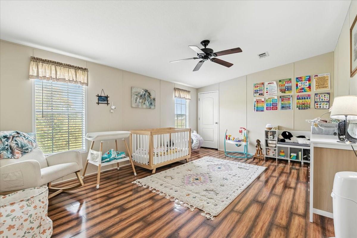 Image 23 of 46 For 2566 Brewer Avenue