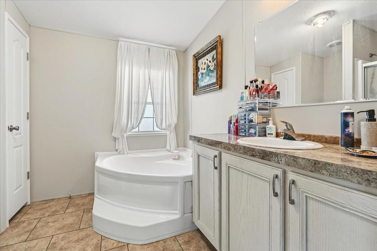 Image 34 of 46 For 2566 Brewer Avenue