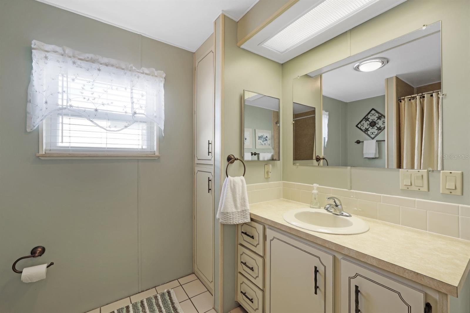 Image 30 of 86 For 2100 Kings Highway 830