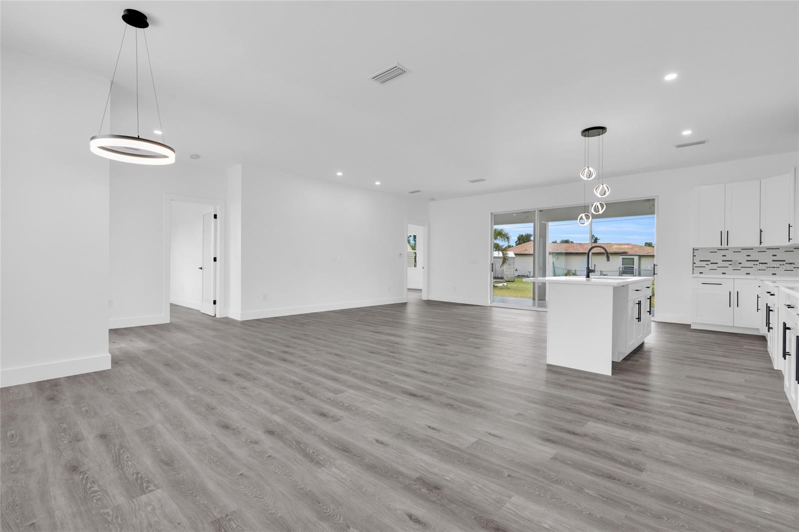 Image 11 of 34 For 535 Azalea Avenue Nw