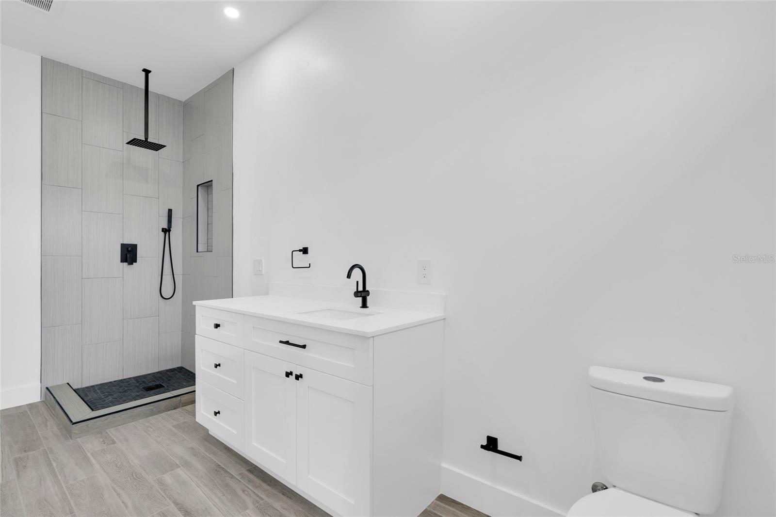 Image 16 of 34 For 535 Azalea Avenue Nw