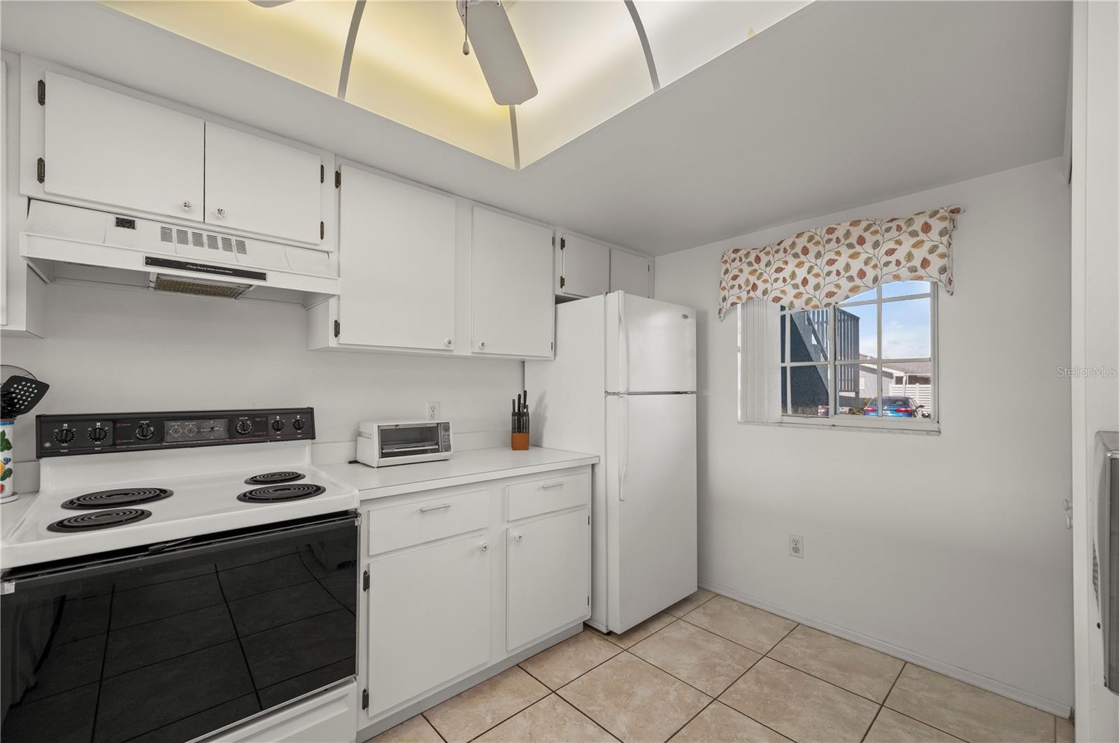 Image 6 of 60 For 3310 Loveland Boulevard 2503