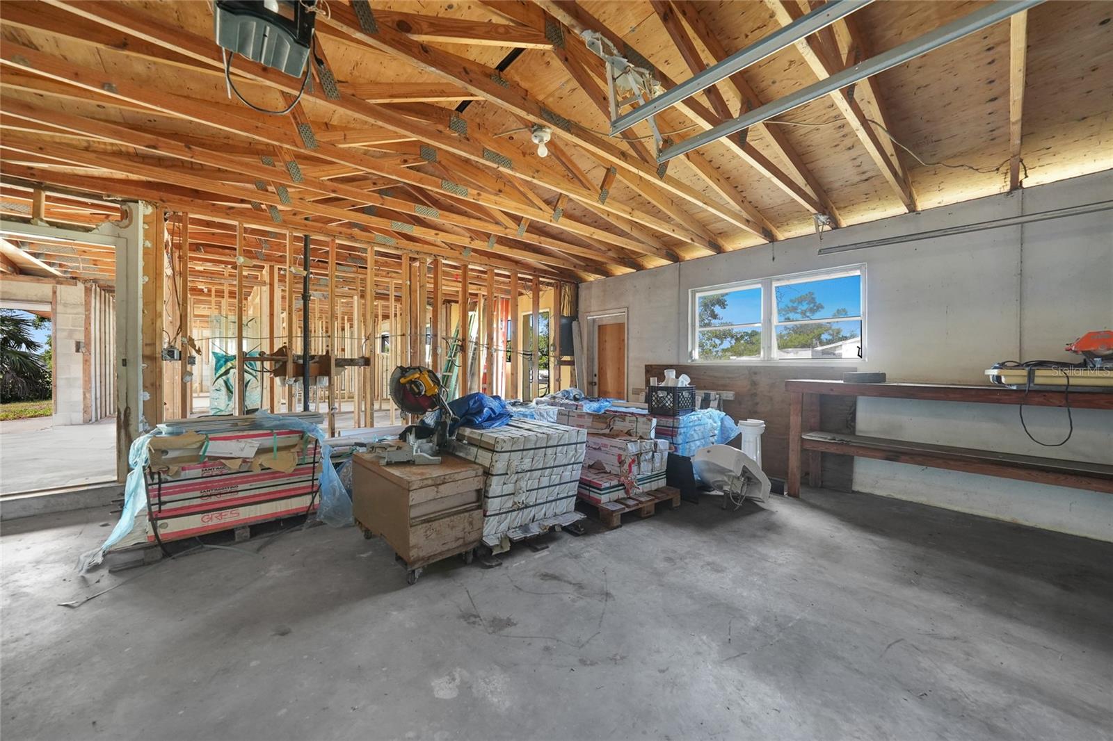 Image 13 of 39 For 801 Marlin Drive