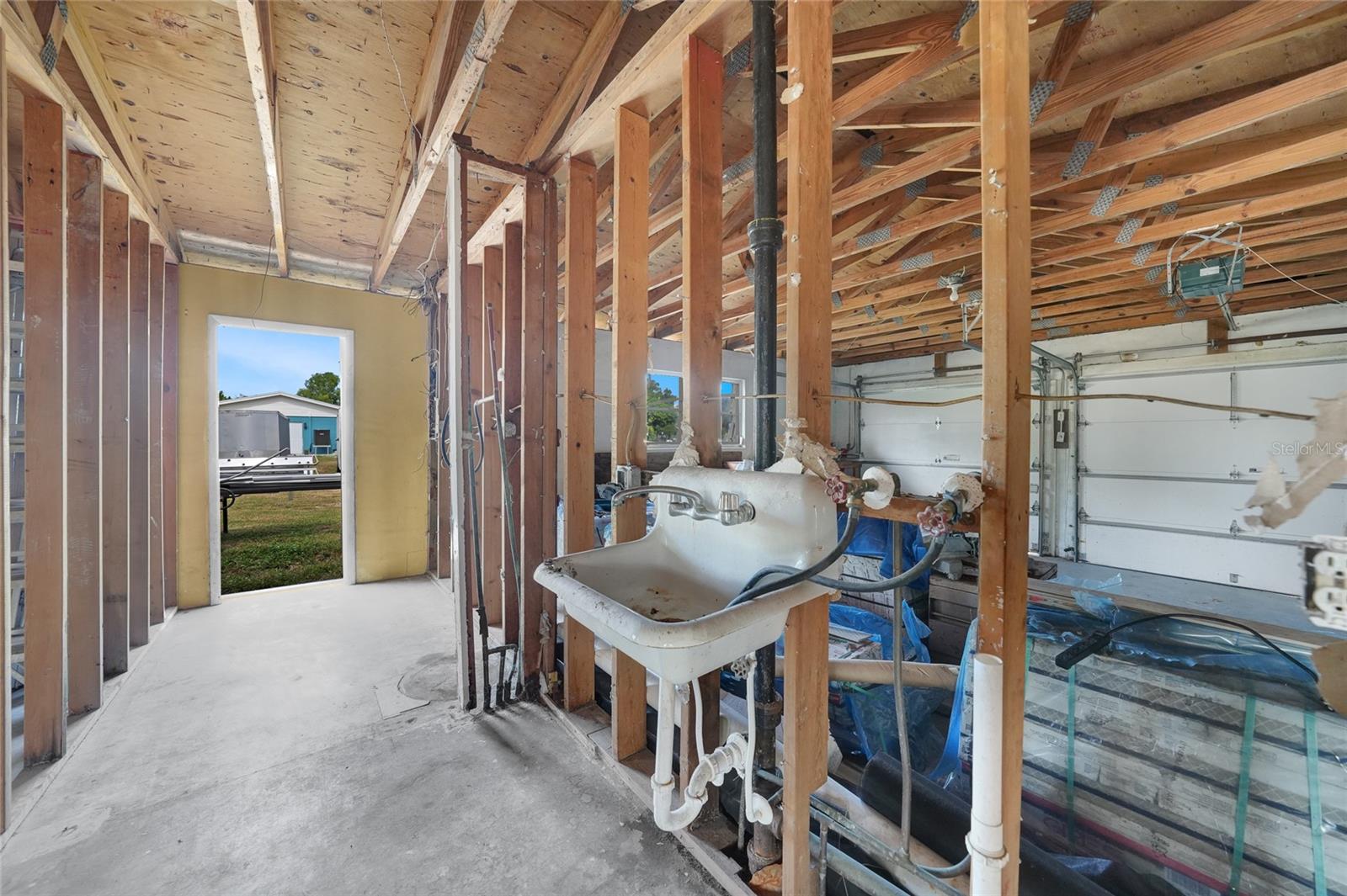 Image 16 of 39 For 801 Marlin Drive