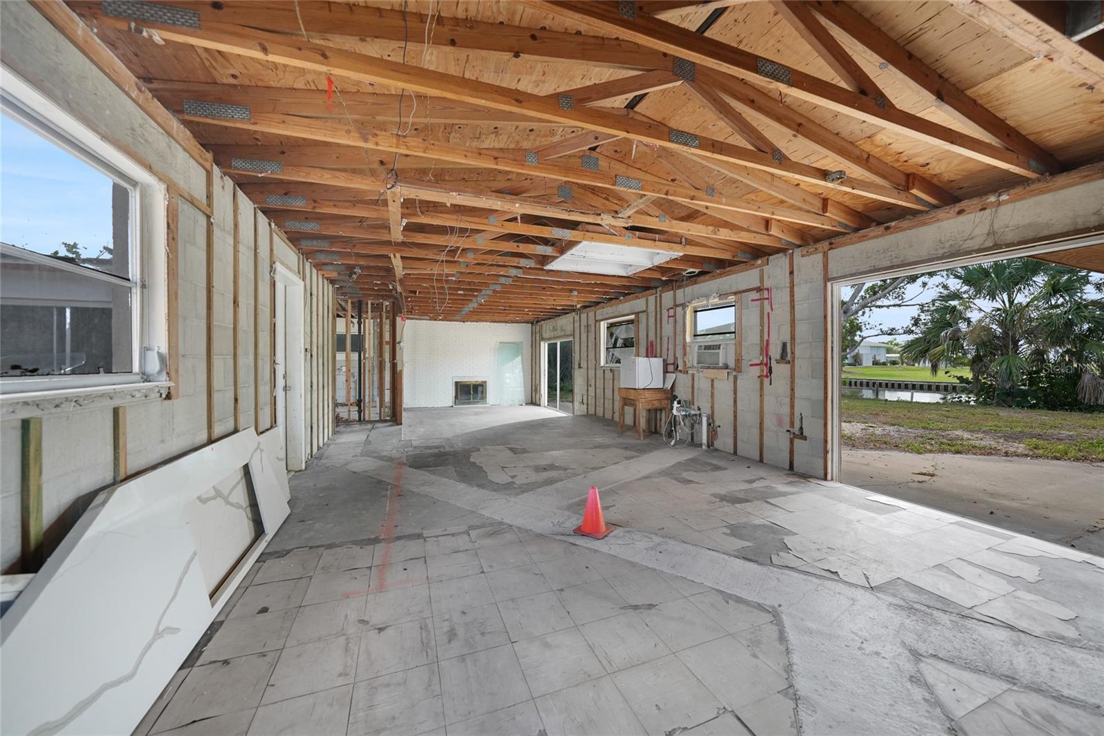 Image 17 of 39 For 801 Marlin Drive