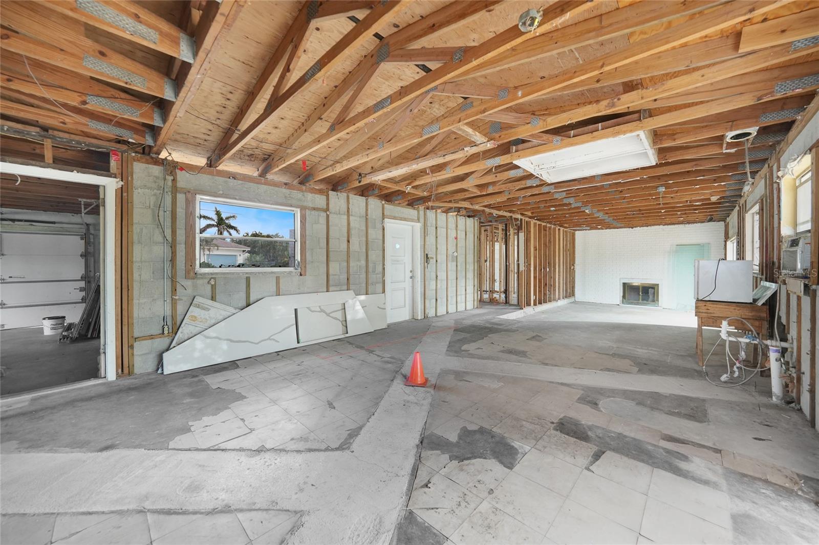 Image 18 of 39 For 801 Marlin Drive