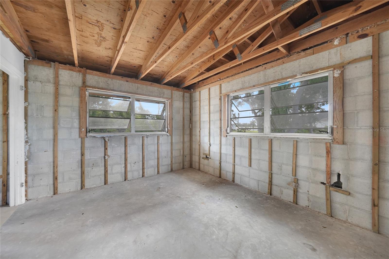 Image 23 of 39 For 801 Marlin Drive