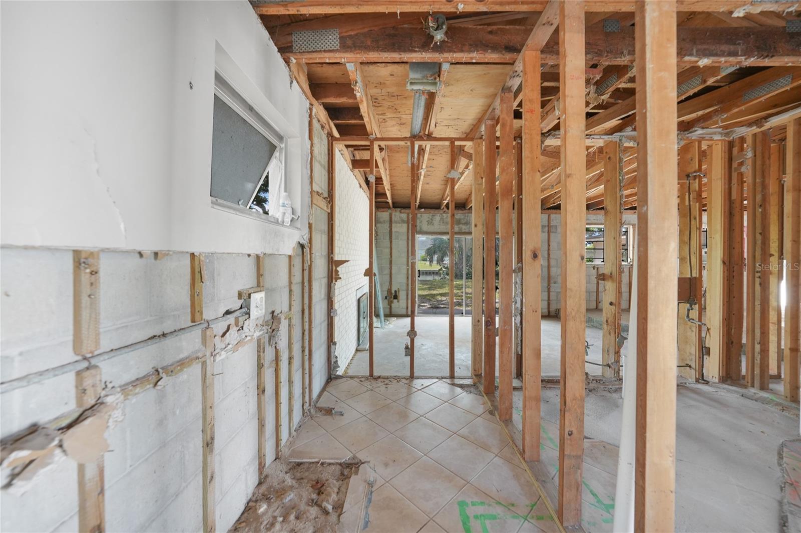 Image 5 of 39 For 801 Marlin Drive