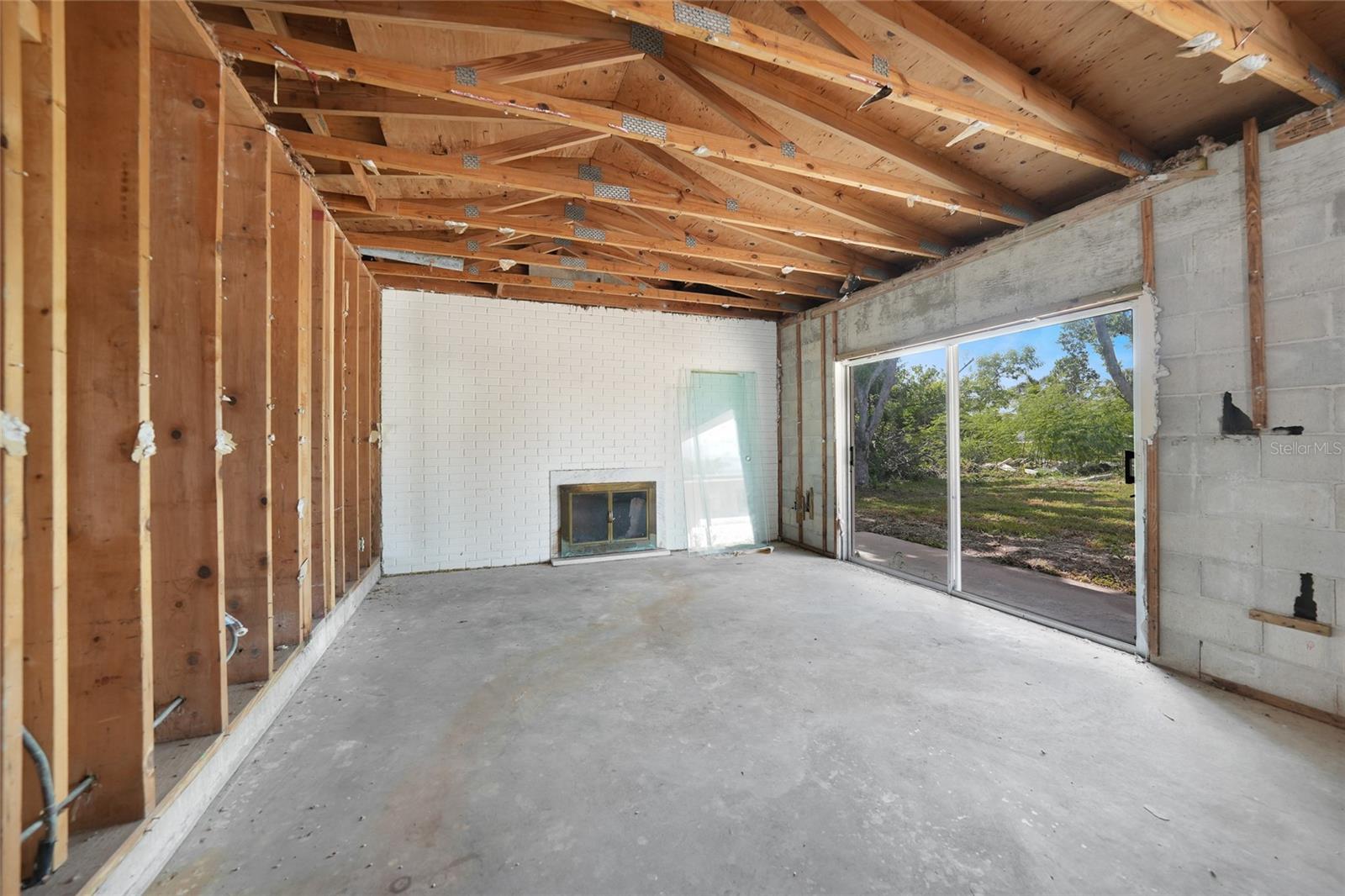Image 8 of 39 For 801 Marlin Drive