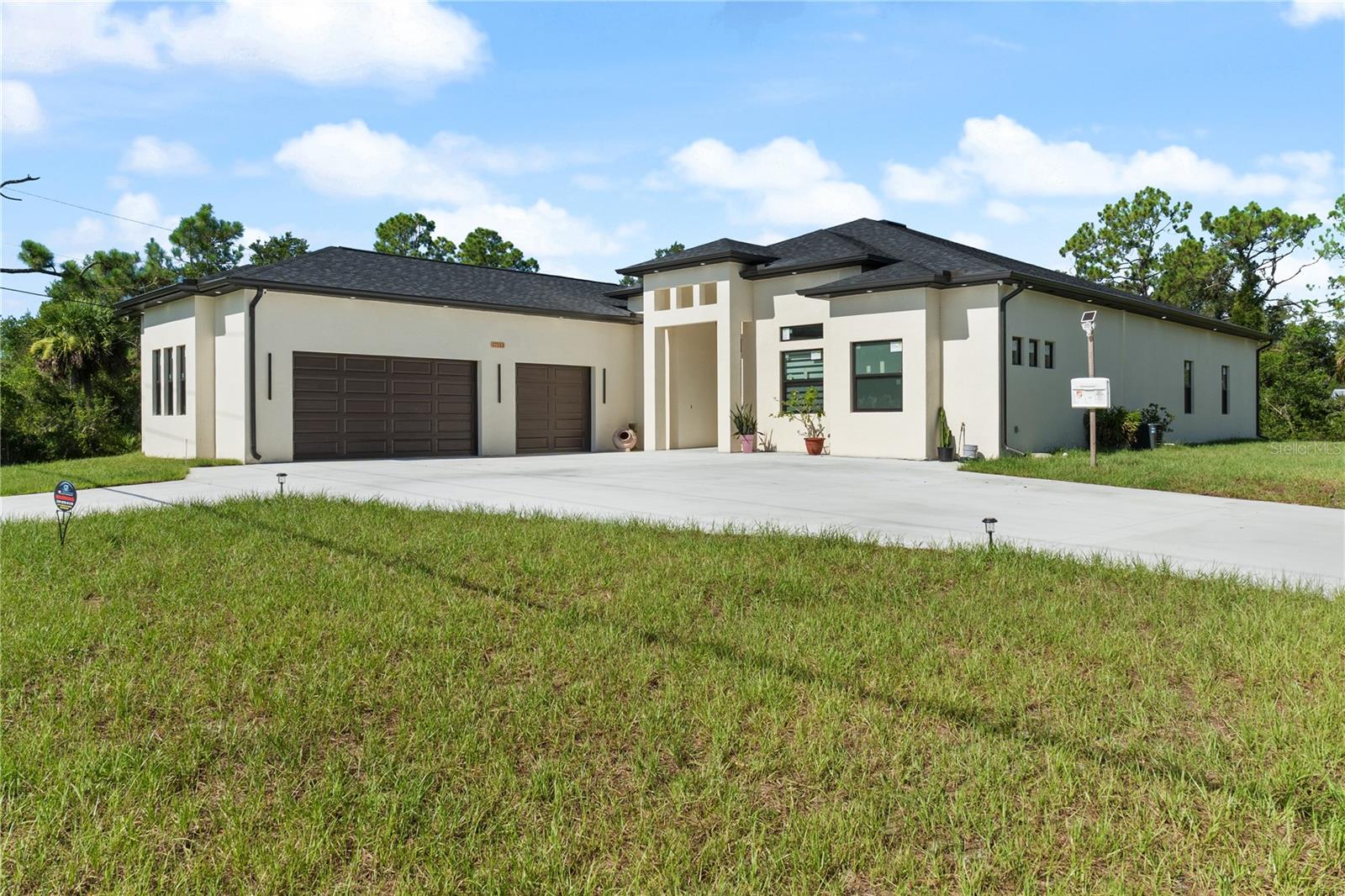 Image 2 of 31 For 17513 Clover Avenue
