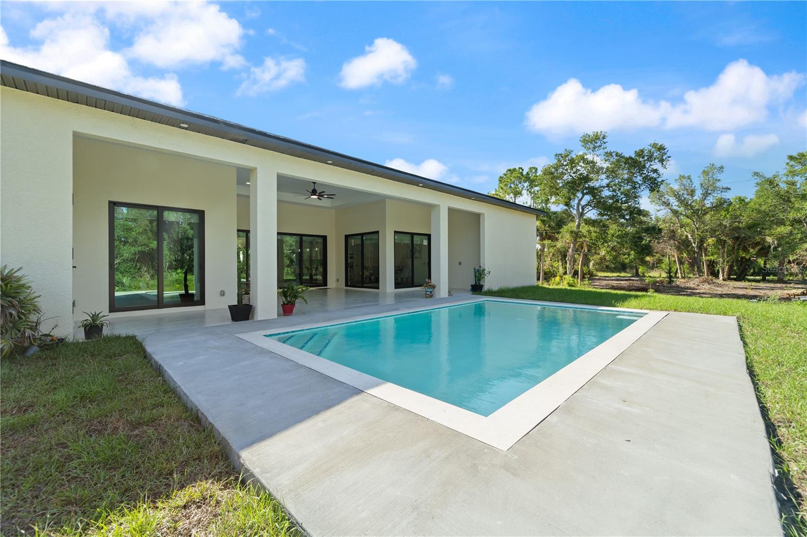 Image 4 of 31 For 17513 Clover Avenue