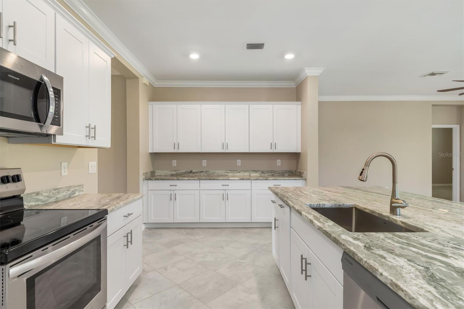 Image 11 of 53 For 2105 Gardenia Avenue