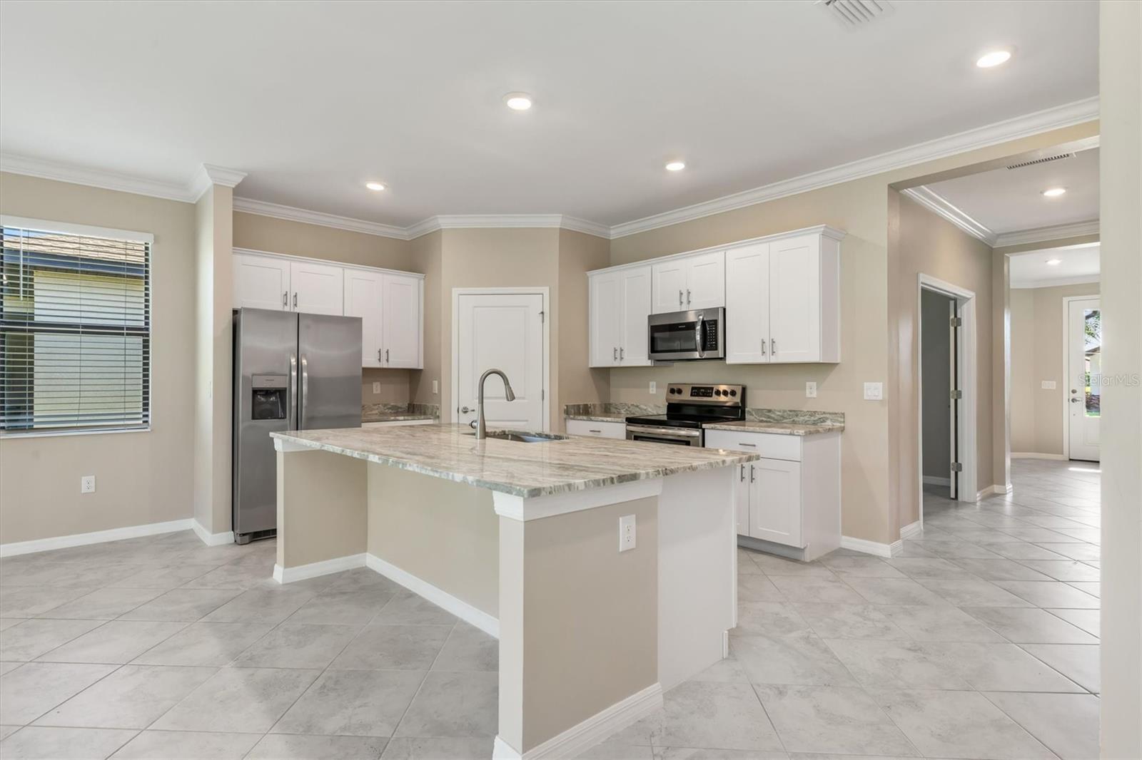 Image 13 of 53 For 2105 Gardenia Avenue