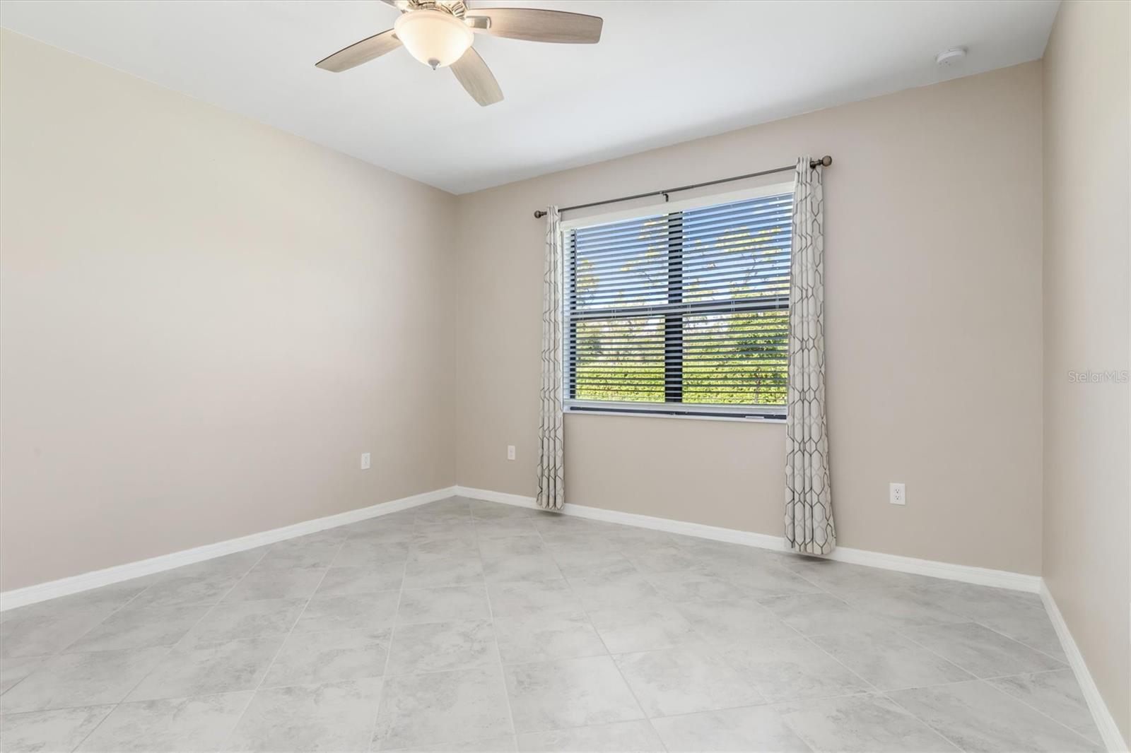 Image 18 of 53 For 2105 Gardenia Avenue