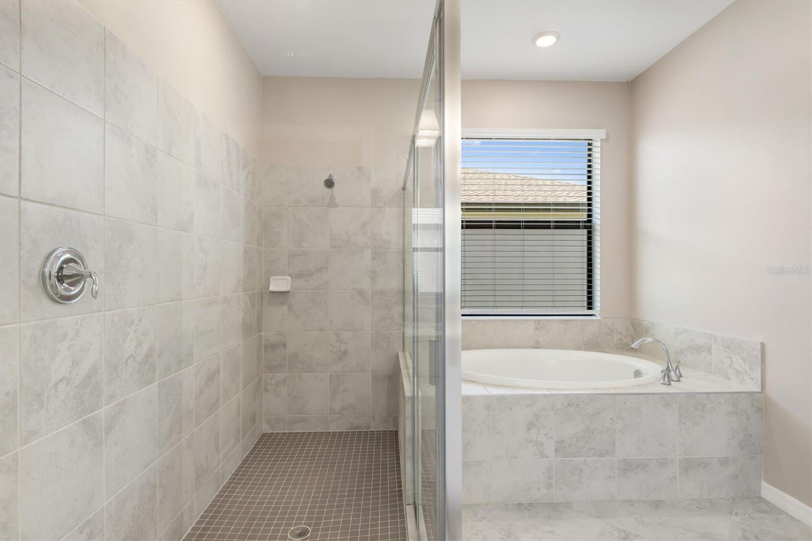 Image 24 of 53 For 2105 Gardenia Avenue