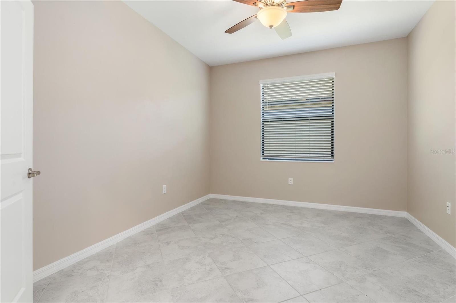 Image 32 of 53 For 2105 Gardenia Avenue