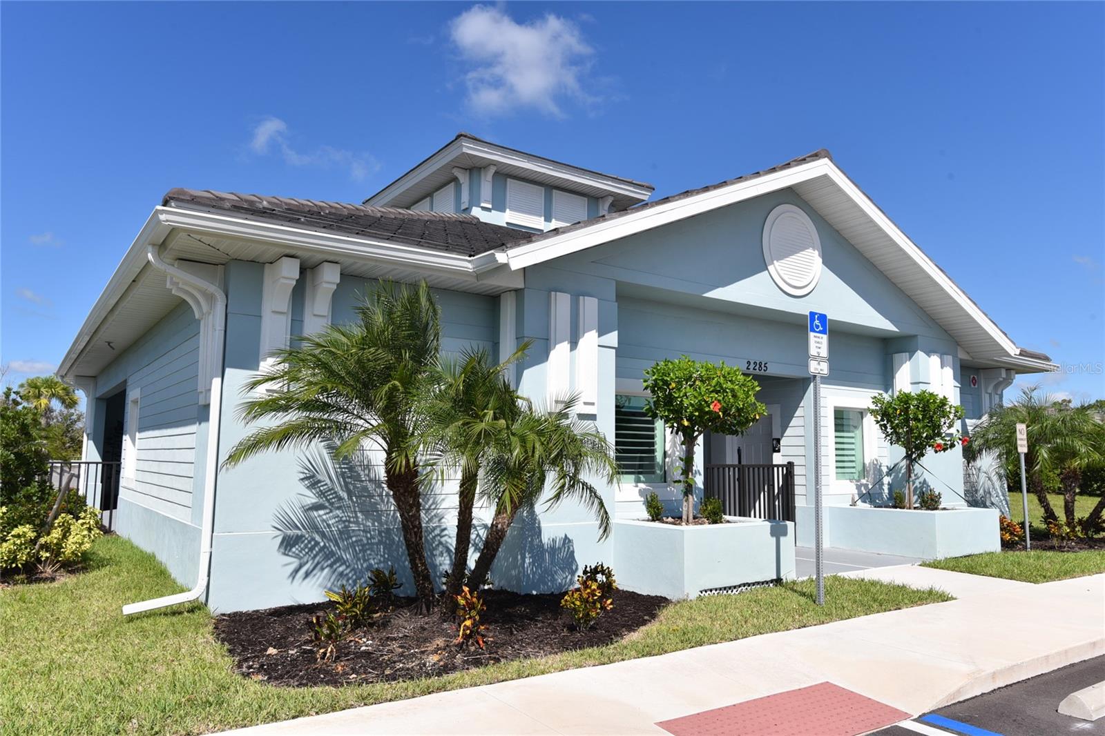 Image 40 of 53 For 2105 Gardenia Avenue