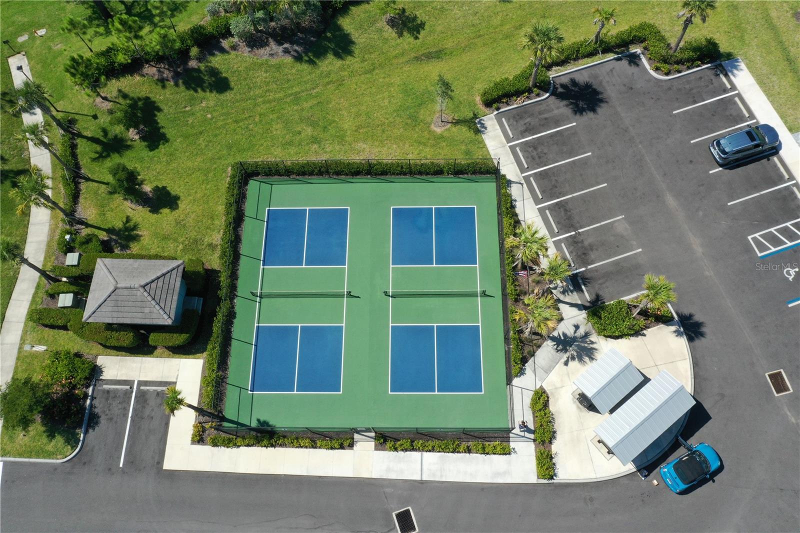 Image 42 of 53 For 2105 Gardenia Avenue