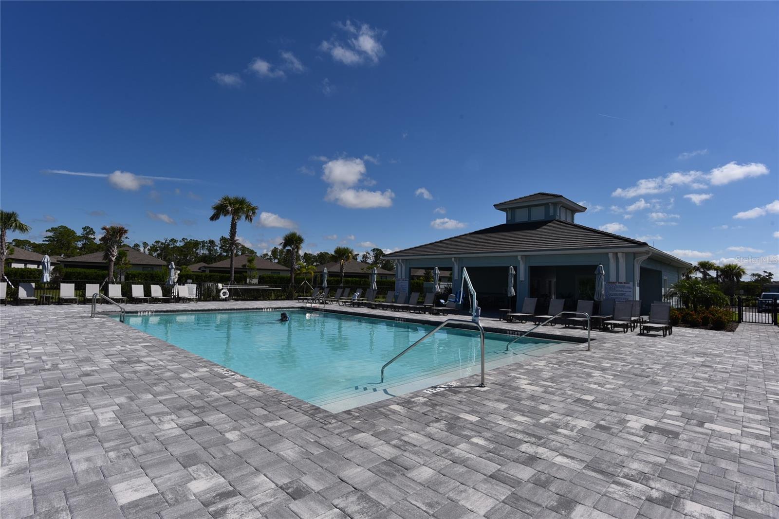 Image 46 of 53 For 2105 Gardenia Avenue