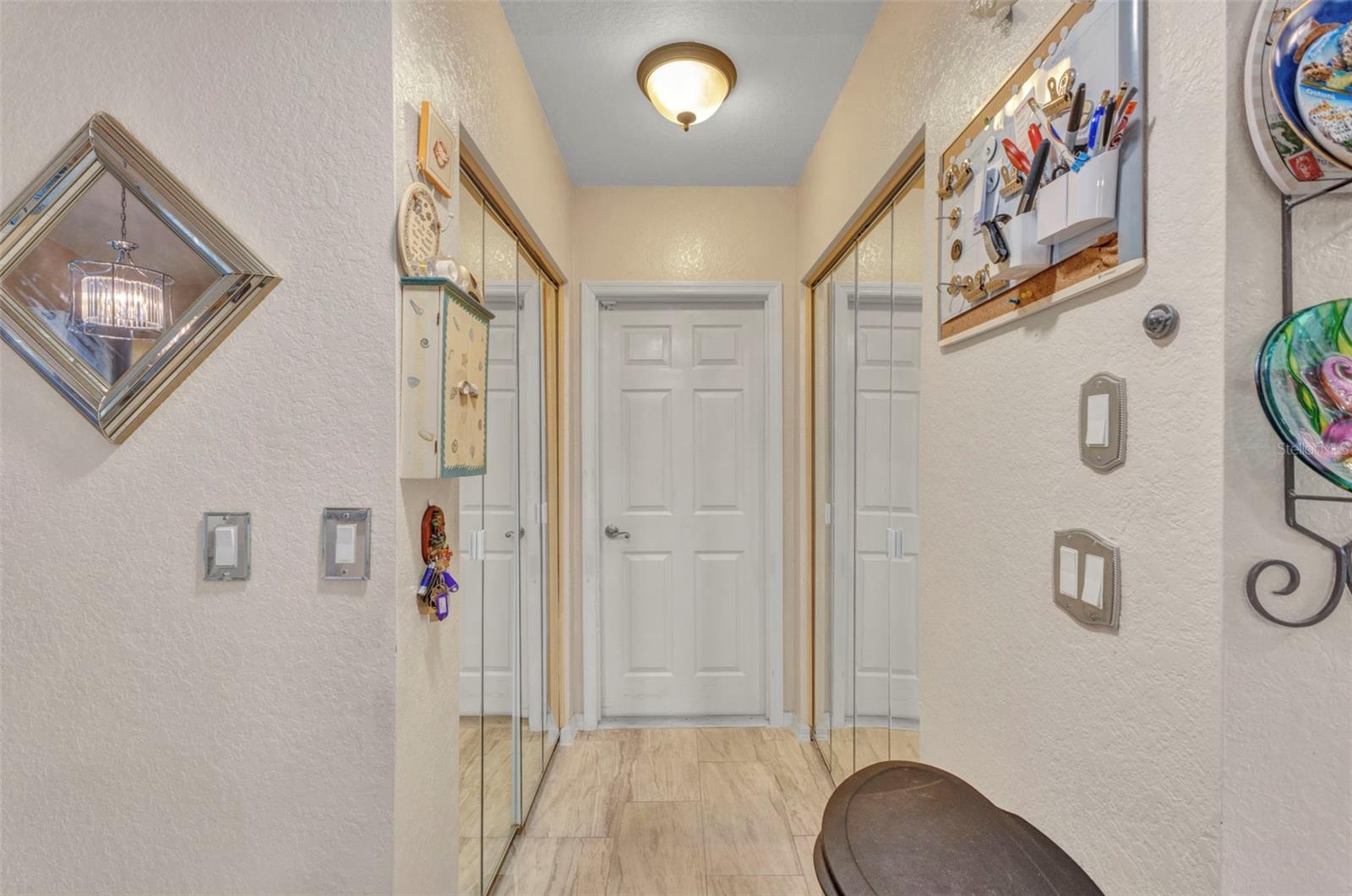 Listing photo id 10 for 2298 Cedarwood Street