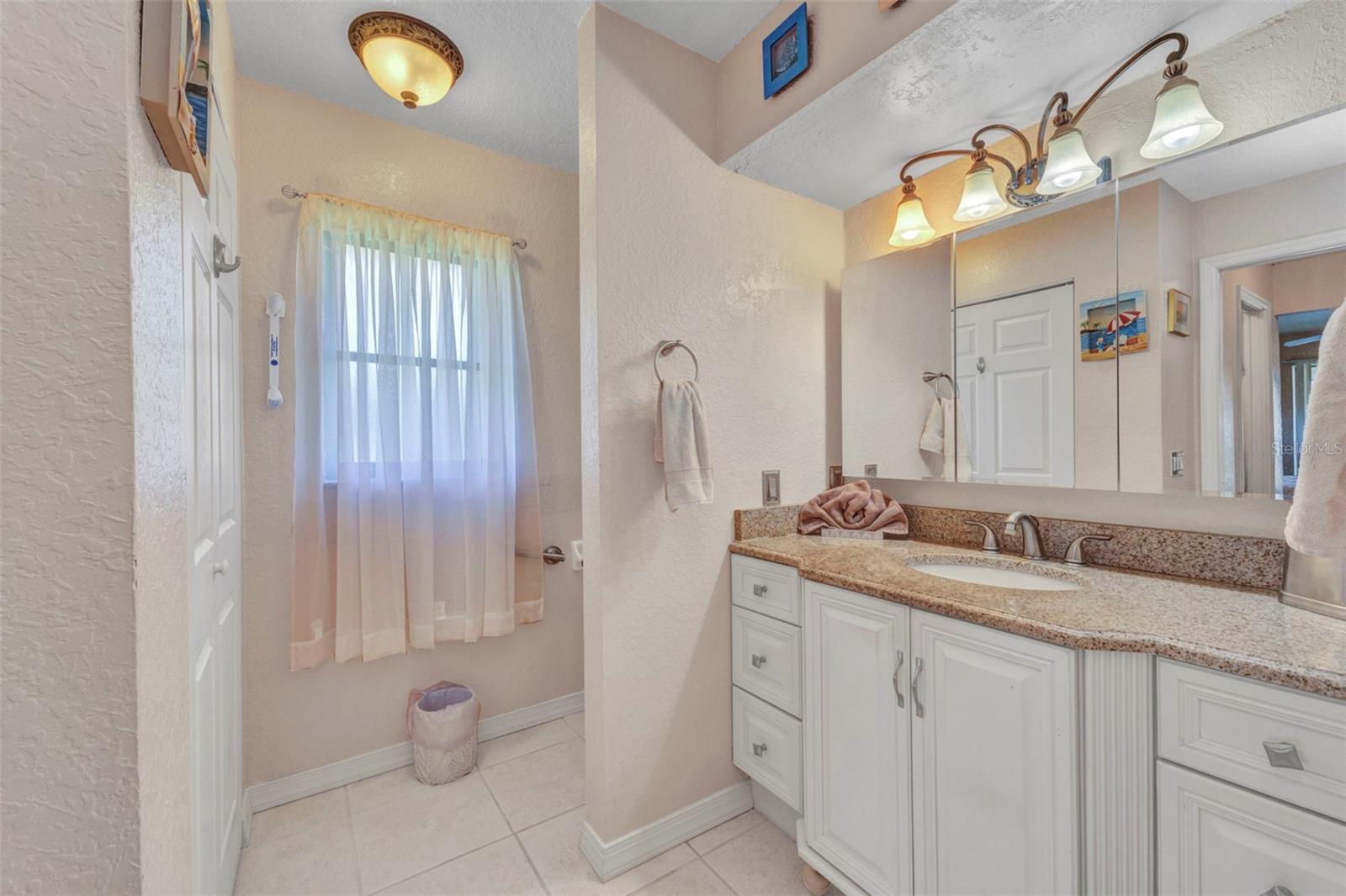 Listing photo id 20 for 2298 Cedarwood Street