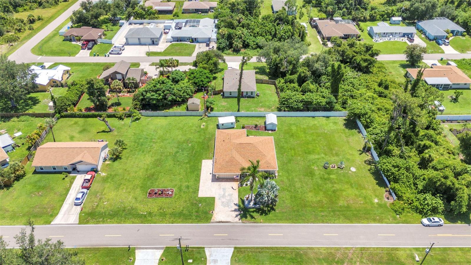 Listing photo id 39 for 2298 Cedarwood Street