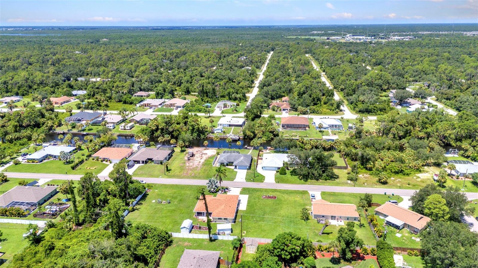 Listing photo id 45 for 2298 Cedarwood Street