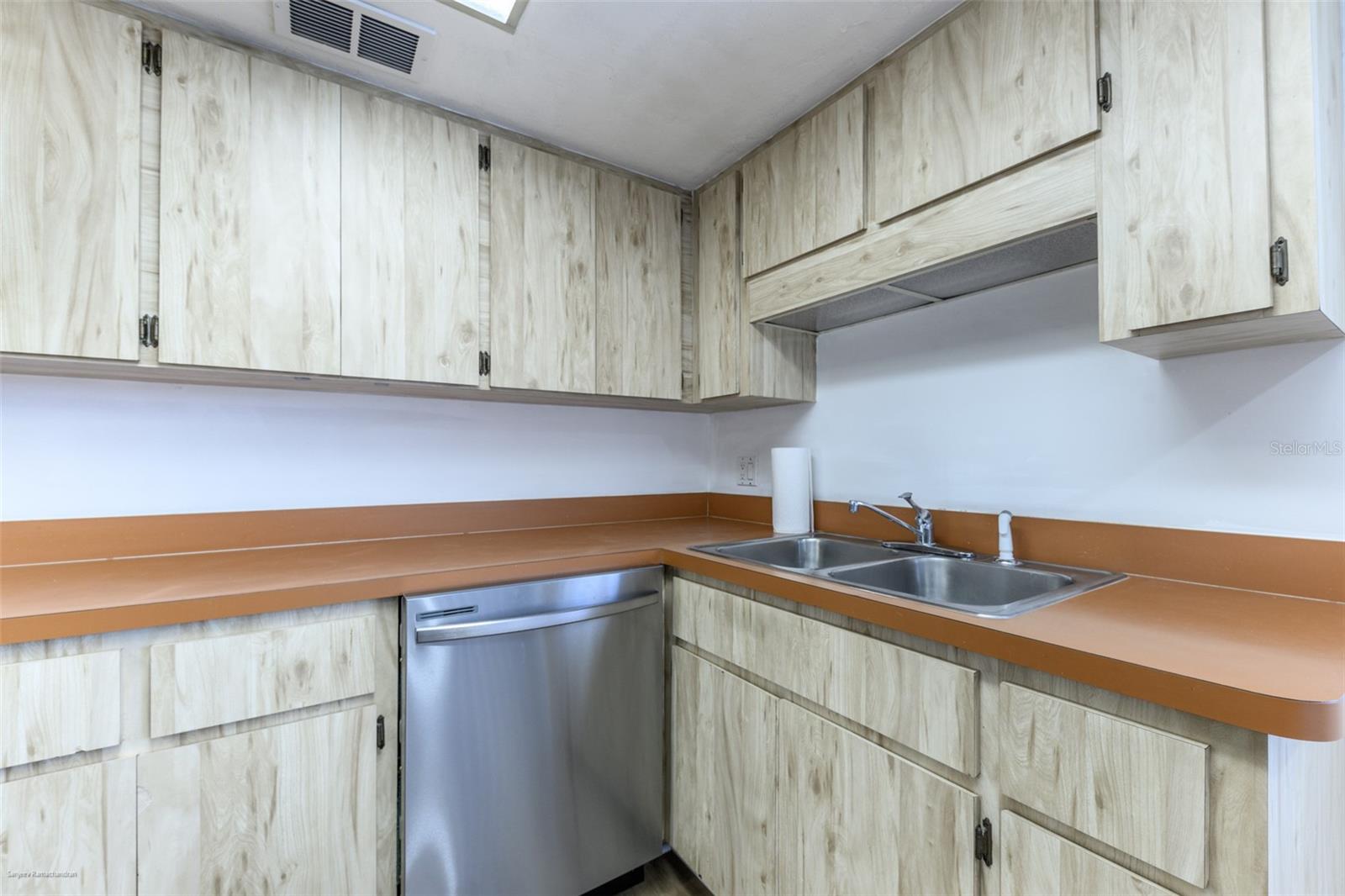 Image 12 of 34 For 22481 Westchester Boulevard B44