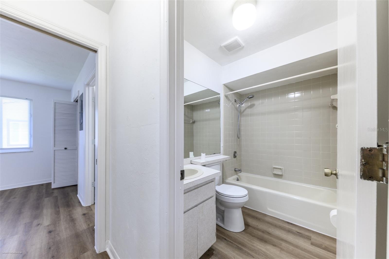 Image 16 of 34 For 22481 Westchester Boulevard B44