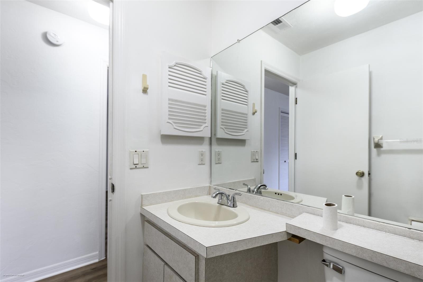 Image 18 of 34 For 22481 Westchester Boulevard B44