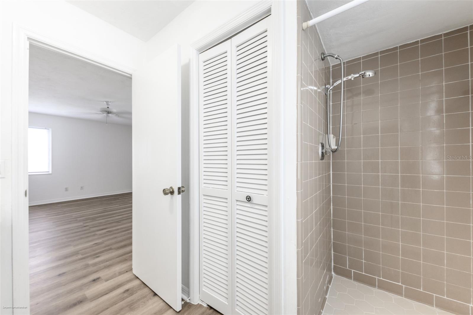 Image 25 of 34 For 22481 Westchester Boulevard B44